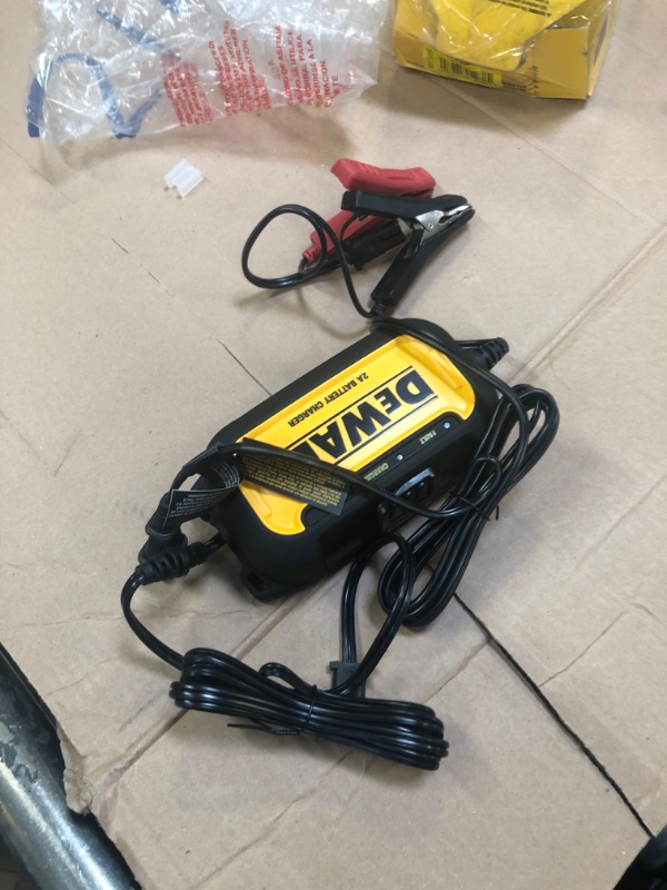 Photo 2 of DEWALT DXAEC2 DXAEC2 Professional 2-Amp Automotive Battery Charger and Maintainer------THERE IS NO RETURNS ON THIS ITEM  FINAL SALE  ----SALE FOR PARTS ONLY 