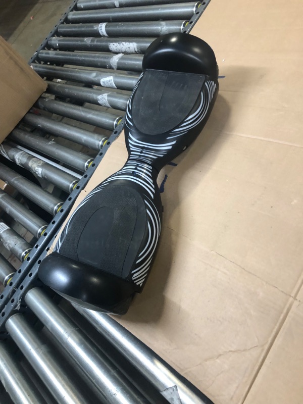 Photo 3 of HOVERBOARD -------DOES NOT WORK --------SALE FOR PARTS ONLY ----THERE IS NO RETURNS ON THIS ITEM ----MISSING CHARGER CORD 