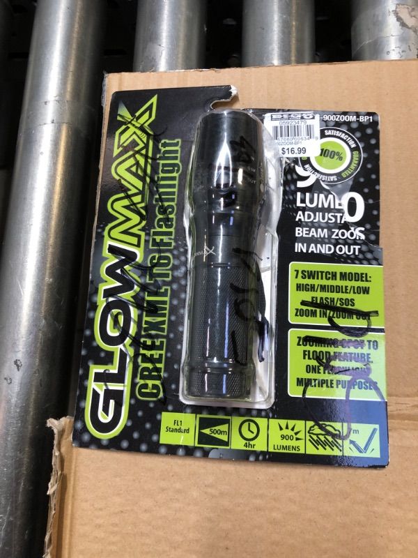 Photo 1 of GlowMax 900 Lumen ZOOM Flashlight - Blister of 1
