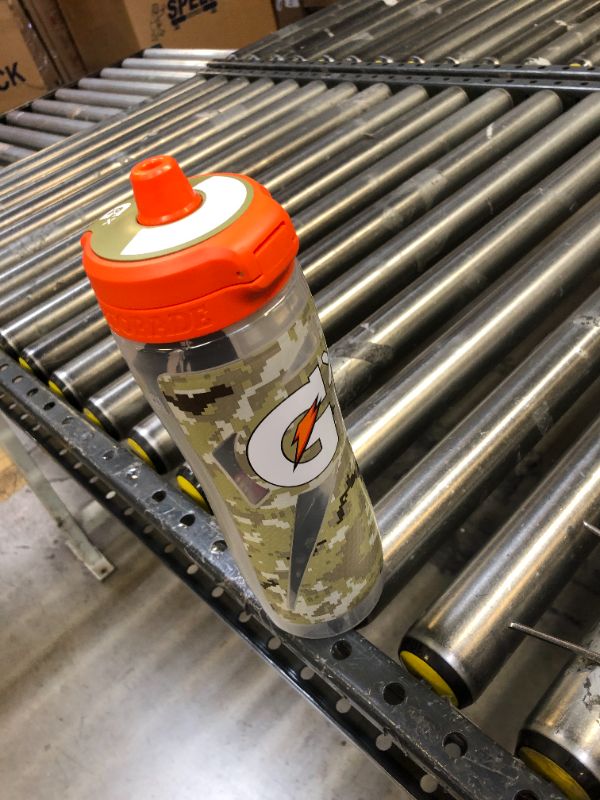 Photo 2 of Gatorade Gx Plastic Bottle For Sports, Digi Camo 30oz Digi Camo