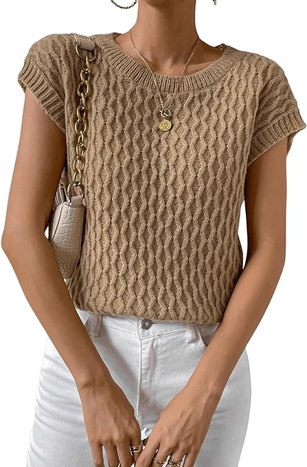 Photo 1 of Floerns Women's Cable Knit Round Neck Cap Sleeve Loose Fit Sweater Vest
unknown size 
size appears to be large 