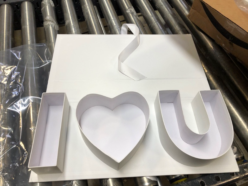 Photo 1 of "I 'love' U" White gift box. 18x7inch