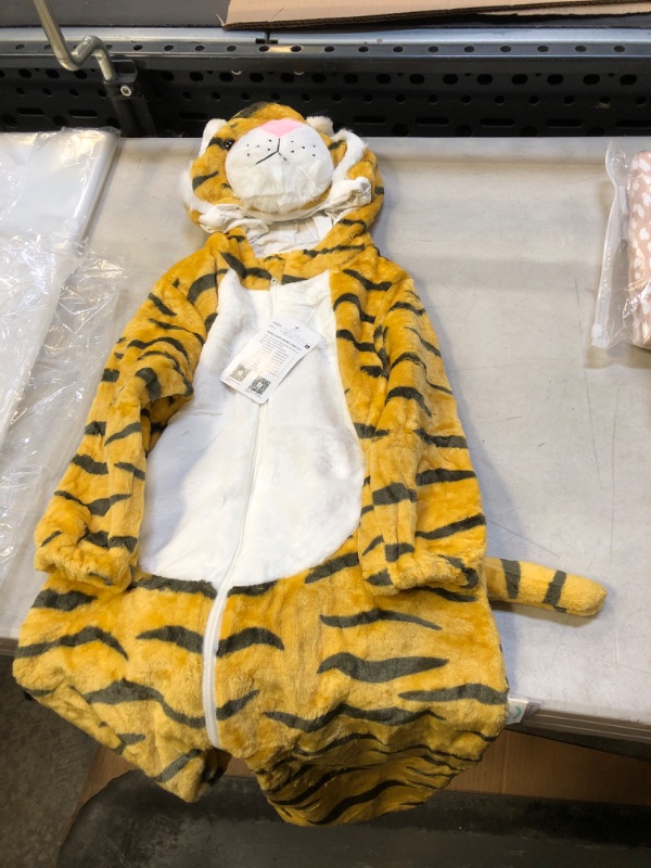 Photo 1 of KIDS TIGER PAJAMAS SIZE 3-5 YEARS 
