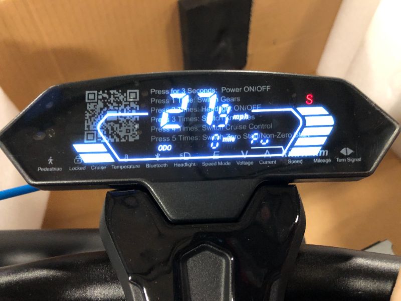 Photo 4 of EVERCROSS A1 Electric Scooter - 800W Motor Up to 28MPH & 31Miles, 10'' Honeycomb Solid Tires, Portable Folding Commuting Electric Scooter Adults with Dual Braking System and App Control Blue