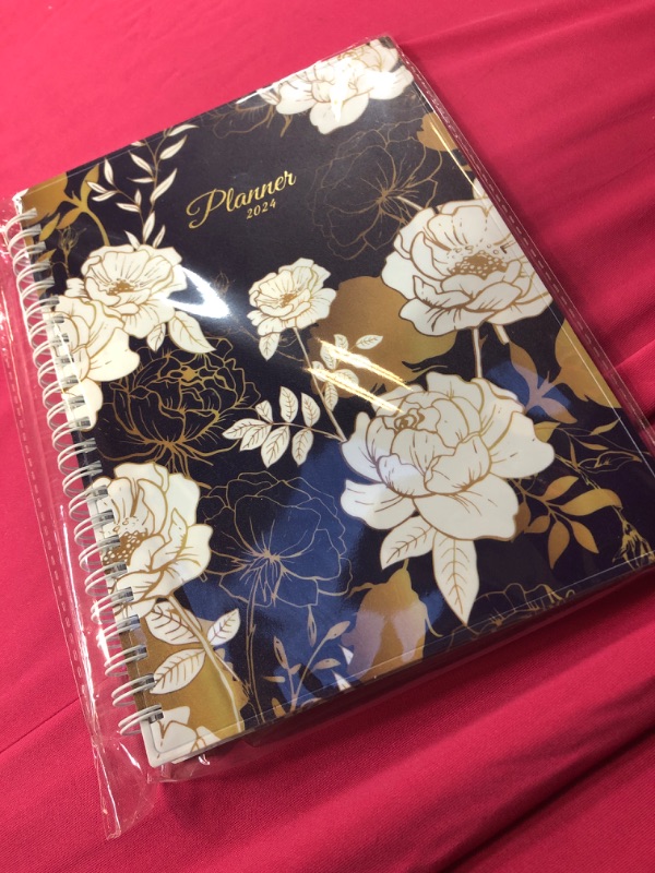 Photo 2 of SUNEE 2024 Appointment Book, Quarter-Hourly, Weekly & Monthly - from January 2024 - December 2024, 6.4"x8.3" Weekly Planner, Flexible Cover, Note Pages, Pockets, Spiral Binding, Vintage Floral 6.4"x8.3" Vintage Floral