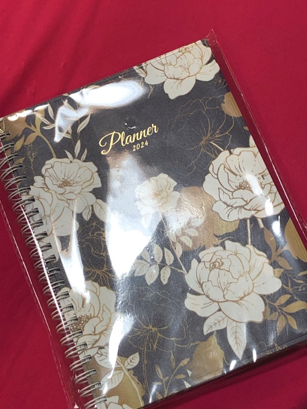 Photo 2 of SUNEE 2024 Appointment Book, Quarter-Hourly, Weekly & Monthly - from January 2024 - December 2024, 6.4"x8.3" Weekly Planner, Flexible Cover, Note Pages, Pockets, Spiral Binding, Vintage Floral 6.4"x8.3" Vintage Floral