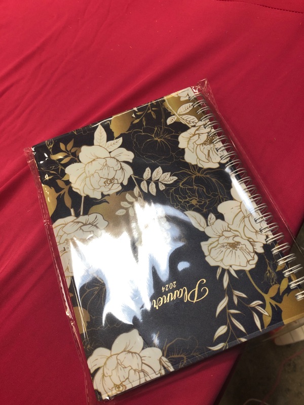 Photo 2 of SUNEE 2024 Appointment Book, Quarter-Hourly, Weekly & Monthly - from January 2024 - December 2024, 6.4"x8.3" Weekly Planner, Flexible Cover, Note Pages, Pockets, Spiral Binding, Vintage Floral 6.4"x8.3" Vintage Floral