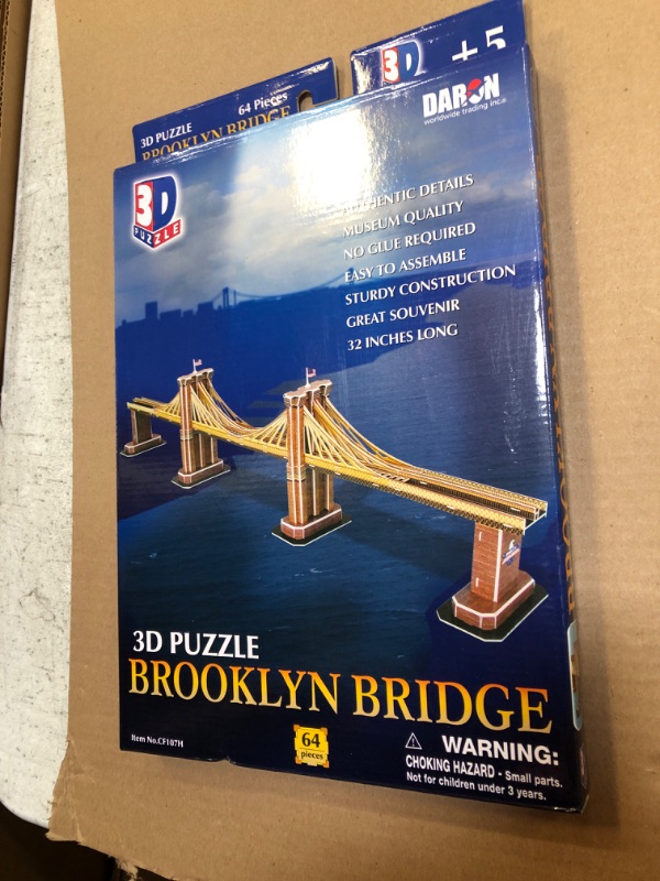 Photo 2 of Daron 3D Puzzle - Brooklyn Bridge