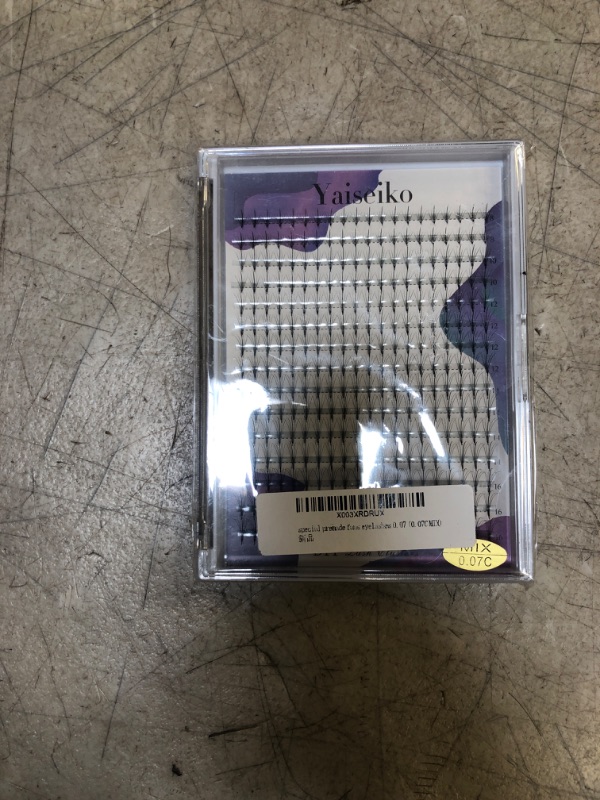 Photo 1 of 1000 Mixed Volume Eyelash Extensions Tray - 10D Premade Fans, D Curl Lash Fans, Pointed Handmade Loose Thin Base Fans (10D-0.07D, 9-16mm)
