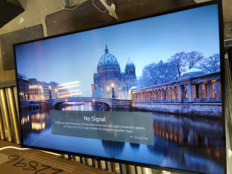 Photo 2 of LG Smart Monitor (43SQ700S) -43-Inch 4K UHD(3840x2160) IPS Display, webOS Smart Monitor, ThinQ Home, Magic Remote, USB Type-C™, 2x10W Stereo Speakers, AirPlay 2, Screen Share, Bluetooth,White 43-inch Tilt Adjustable Stand