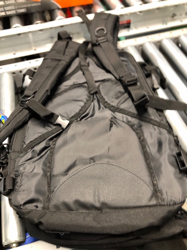 Photo 1 of **PARTS ONLY NON-REFUNDABLE READ NOTES**Condor 3 Day Assault Pack Black
