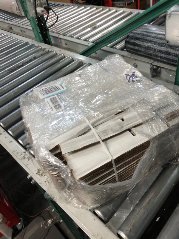 Photo 1 of 8 x 3 x 3" White Corrugated Mailers