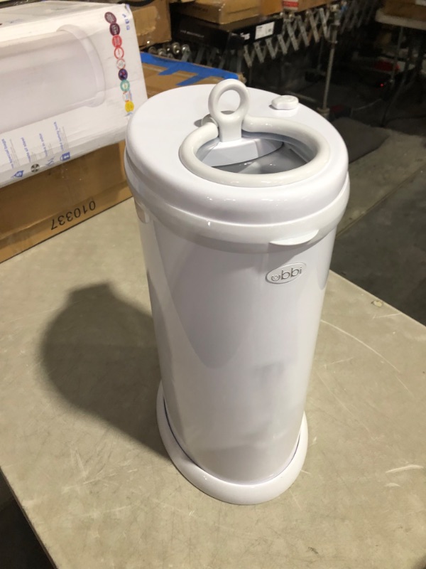 Photo 5 of ***USED - DAMAGED - DENTED - SEE PICTURES***
Ubbi Steel Odor Locking Diaper Pail, White