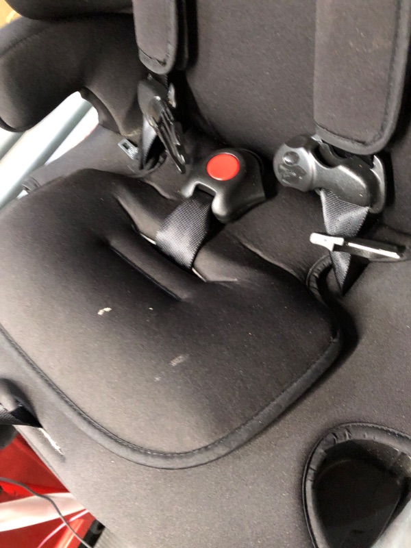 Photo 2 of ***USED - CUPHOLDERS MISSING***
Graco Tranzitions 3 in 1 Harness Booster Seat, Proof