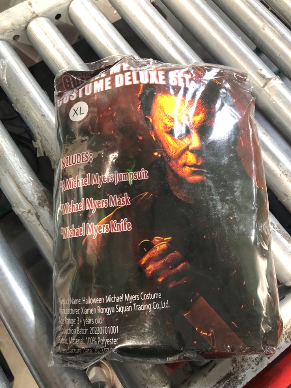 Photo 1 of Michael Myers Costume Deluxe Set XL