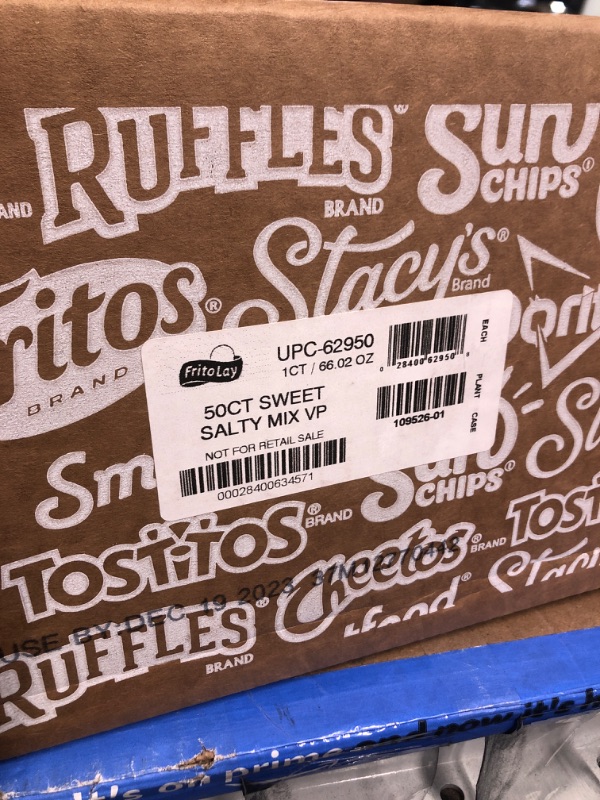 Photo 2 of ***NON-REFUNDABLE USE BY DEC 19, 2023***
Frito-Lay Sweet Salty Snacks Variety Box, Mix of Cookies, Crackers, Chips Nuts, 50 Count