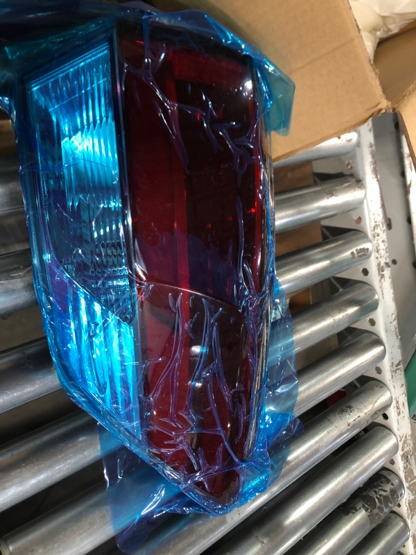 Photo 3 of labwork Passenger Side Tail Light Replacement for 2017-2019 Toyota Highlander Rear Tail Light Brake Lamp 