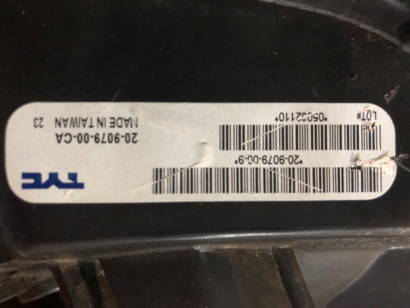 Photo 7 of ***HEADLIGHT IS SCRATCHED*PICTURED***
TYC Right Headlight Assembly Compatible with 2009-2019 Nissan Frontier