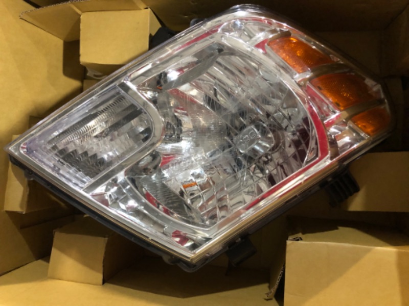 Photo 5 of ***HEADLIGHT IS SCRATCHED*PICTURED***
TYC Right Headlight Assembly Compatible with 2009-2019 Nissan Frontier