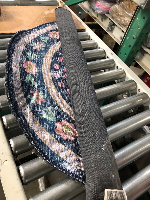Photo 1 of 3' round rug