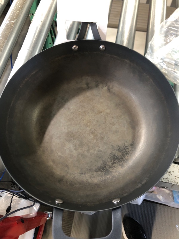 Photo 2 of **READ NOTES***
OXO Obsidian Pre-Seasoned Carbon Steel, 12" Wok Pan 