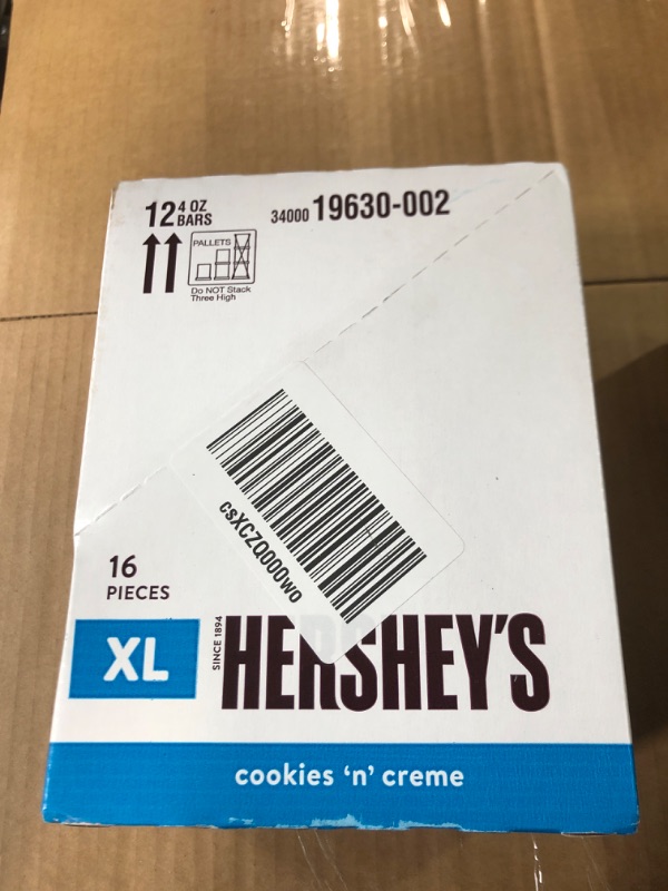 Photo 2 of ***NON-REFUNDABLE, EXP: 01/2025******
HERSHEY'S Cookies 'n' Creme Extra Large Candy, Bulk, 4 oz Bars (12 Count)