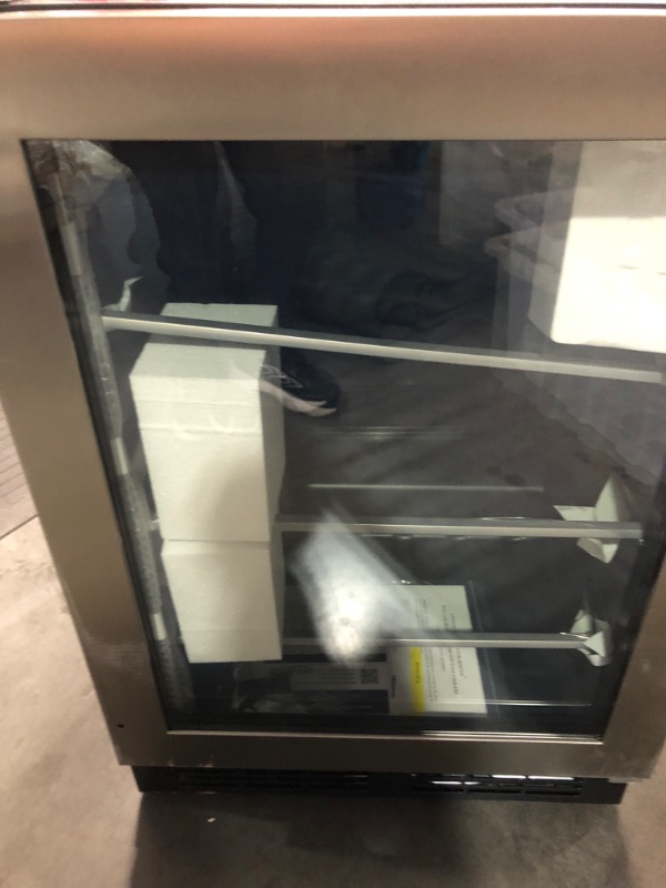 Photo 2 of ****READ NOTES****
Hisense 23.43-in W 140-Can Capacity Stainless Steel Built-In/Freestanding Beverage Refrigerator with Glass Door