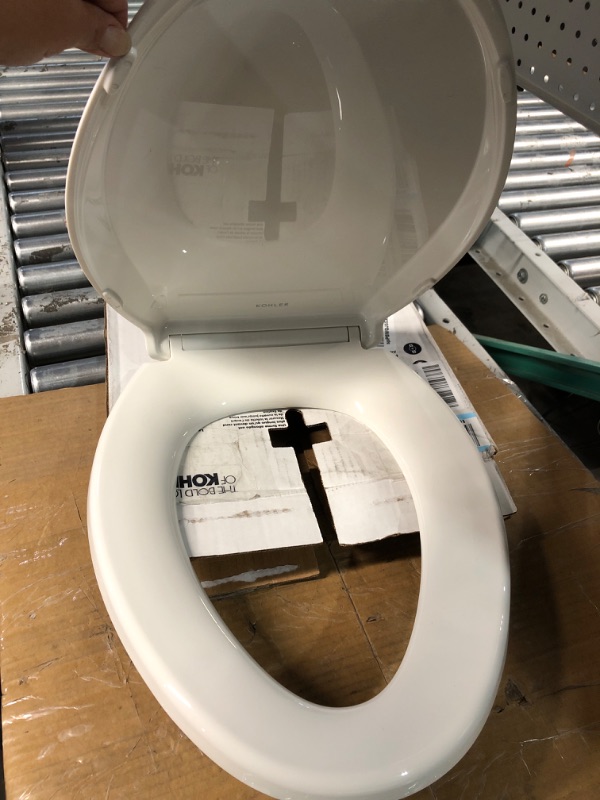 Photo 3 of ****READ NOTES****
KOHLER Cachet Elongated Closed Front Toilet Seat in White