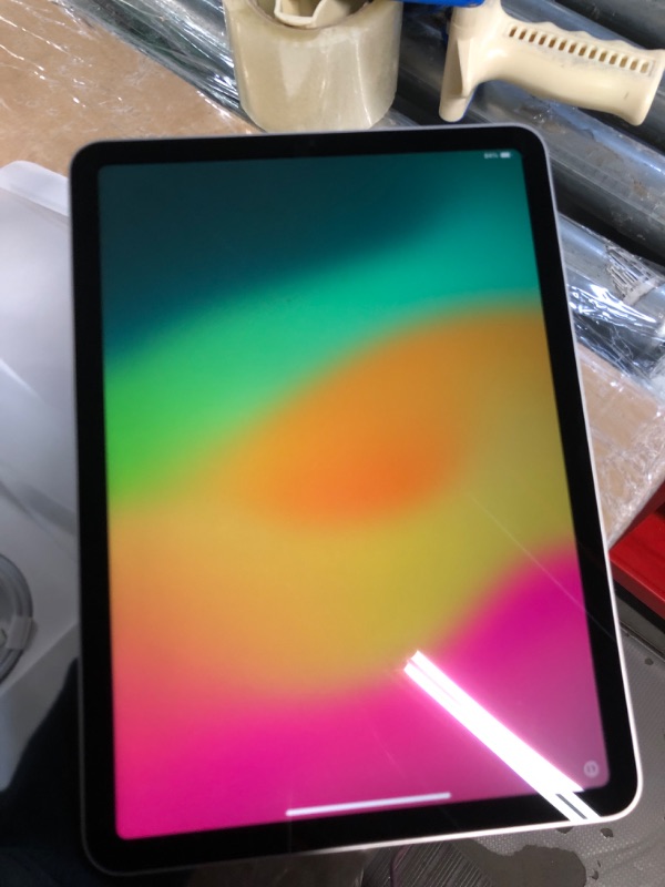 Photo 2 of Apple iPad Air (5th Generation): with M1 chip, 10.9-inch Liquid Retina Display, 256GB, Wi-Fi 6, 12MP front/12MP Back Camera, Touch ID, All-Day Battery Life – Starlight WiFi Starlight 256GB