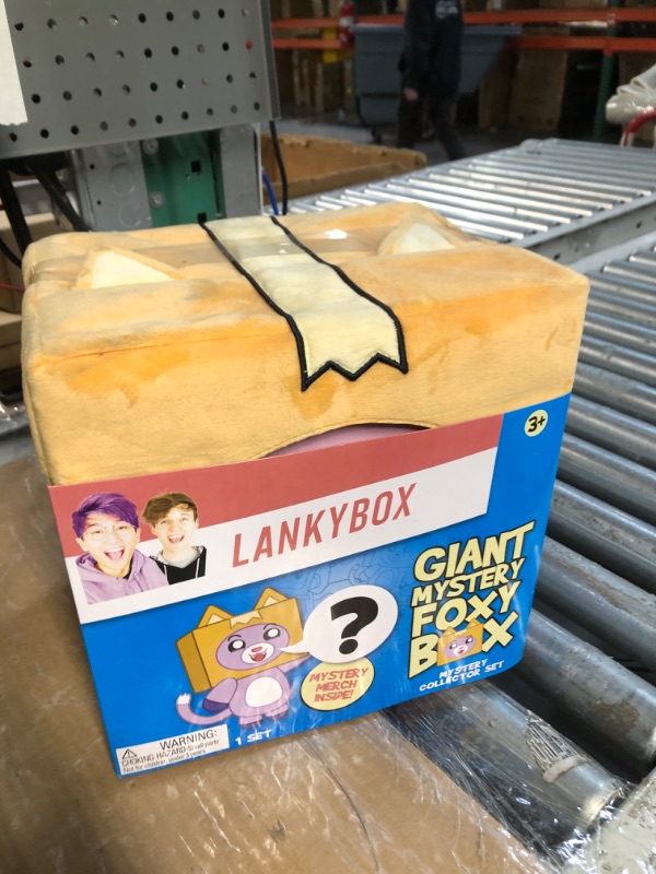 Photo 2 of *FOR PARTS ONLY* READ NOTES
LankyBox Giant Foxy Mystery Box Foxy Mystery Box with 10 Exciting Toys to Discover Inside, Officially Licensed Merch