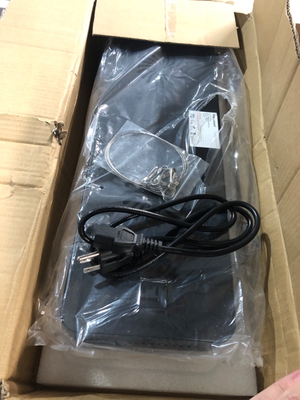 Photo 1 of ***USED - LIKELY MISSING PARTS - UNABLE TO VERIFY FUNCTIONALITY***
Phlizon 165W Dimmable Full Spectrum Aquarium LED Light Fish Tank LED Reef Decoration Light for Saltwater Freshwater Fish Coral Reef (20"x7"x2.4")