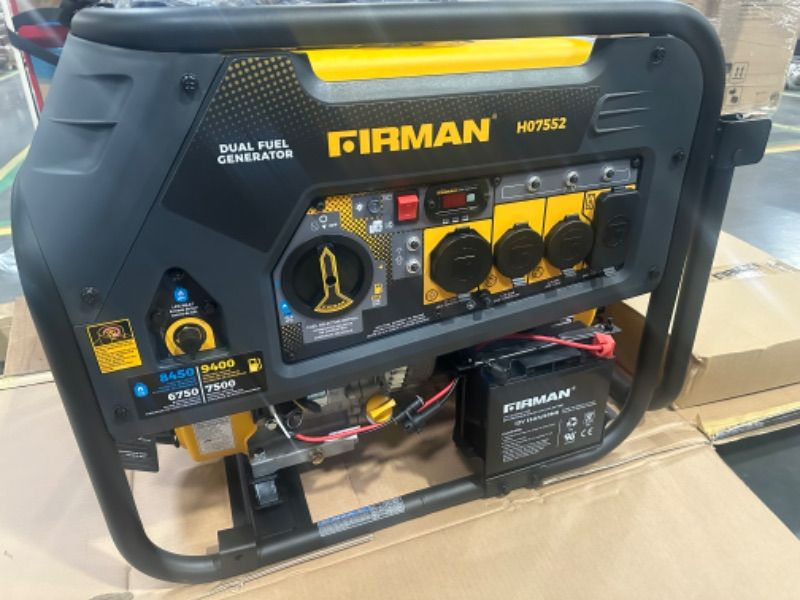 Photo 11 of Firman R-H07552 9,400 W / 7,500 W Hybrid Dual Fuel Generator