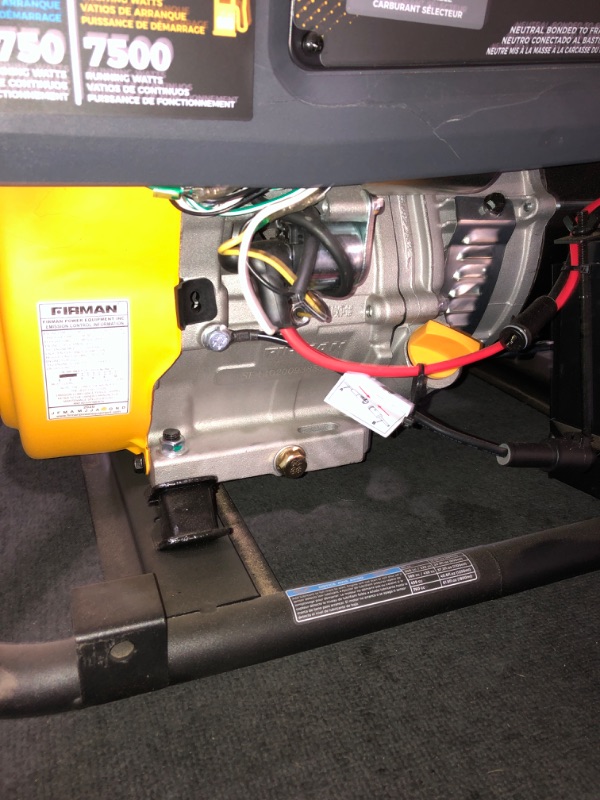 Photo 4 of [READ NOTES FOR DAMAGE]**
Firman R-H07552 9,400 W / 7,500 W Hybrid Dual Fuel Generator