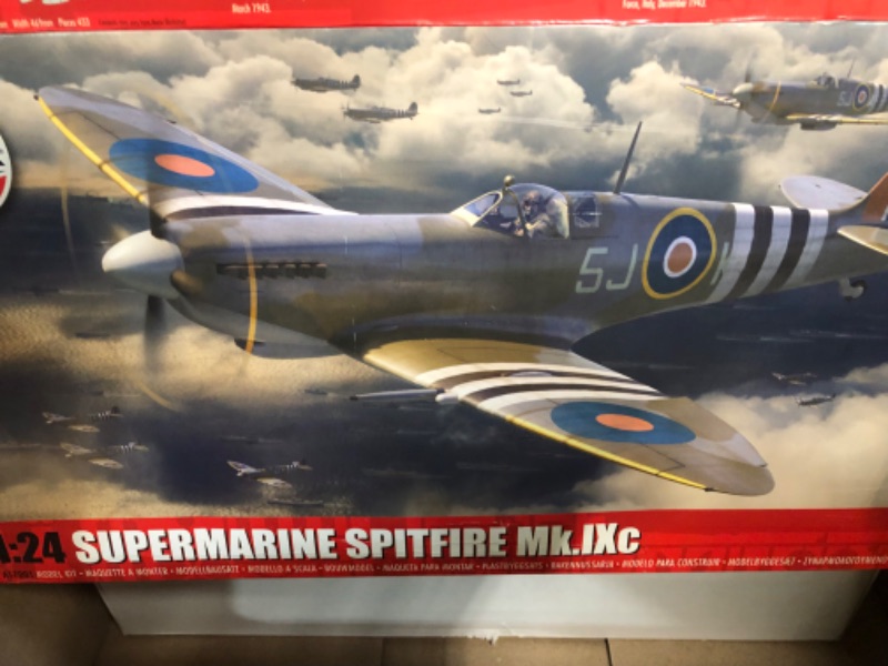 Photo 3 of Airfix Supermarine Spitfire MK IXc 1:24 WWII Military Aviation Plastic Model Kit A17001