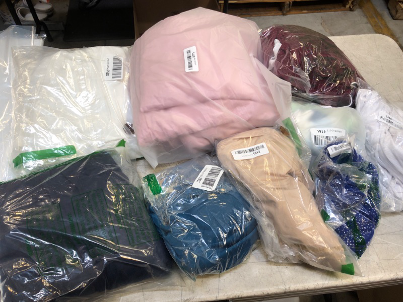 Photo 1 of ASSORTED USED CLOTHING BAG LOT, VARIOUS SIZES AND VARIOUS COLORS, ALL SOLD AS IS