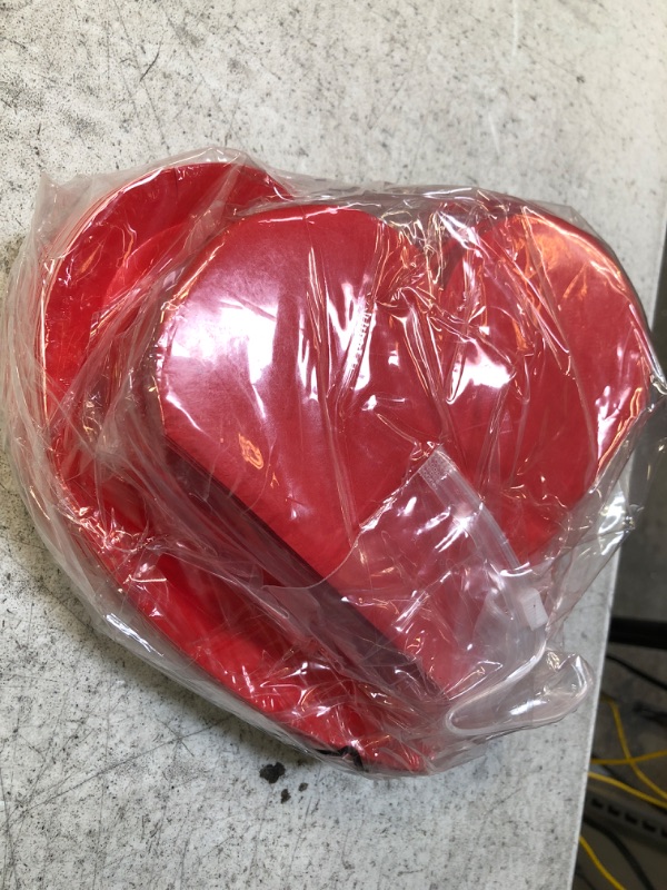 Photo 2 of 200 Pcs Heart Shaped Dessert Plates 9'' and Heart Love Napkins Set Valentine's Day Mothers' Day Paper Plates 100 Pcs Cocktail Napkins 100 Pcs Disposable Heart Paper Napkins for Party (RED)