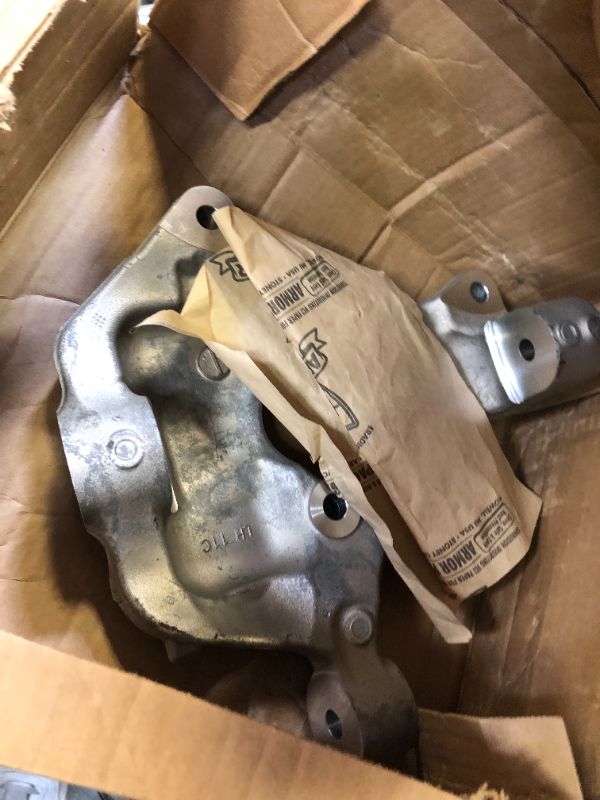 Photo 2 of GM Genuine Parts 22842314 Driver Side Steering Knuckle Natural