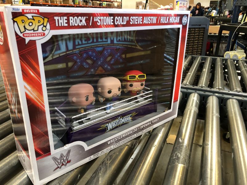 Photo 3 of Funko Pop! Moments Deluxe: WWE - Wrestlemania 30 - Opening Toast, The Rock, Stone Cold Steve Austing, Hulk Hogan