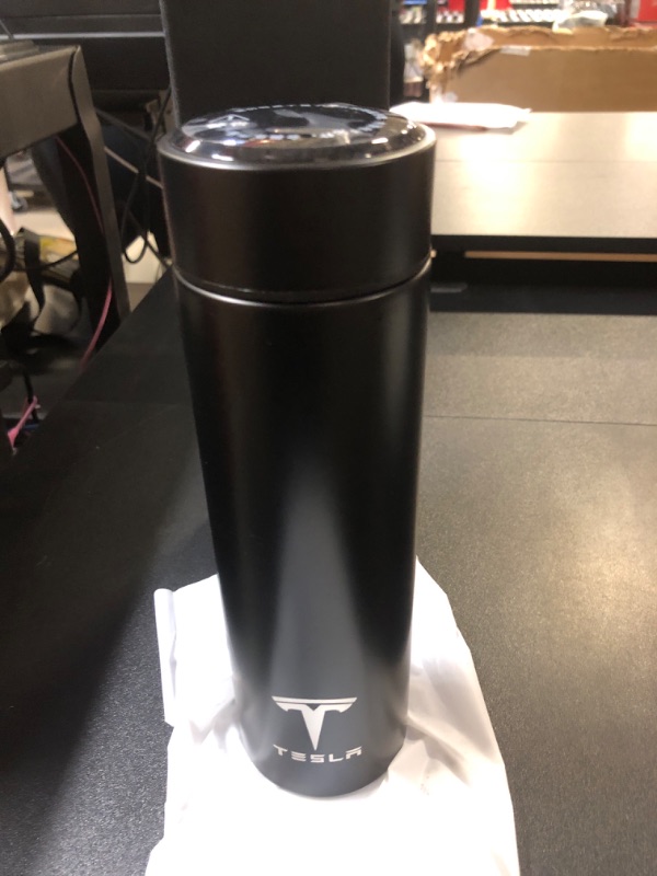 Photo 2 of 17 oz Car Logo Black Frosted Travel Mugs & Tumblers Vacuum Insulated Stainless Steel Thermal Bottle Fashion Business Thermal Cup for Hot or Cold Drink Coffee Or Tea (fit tesla New)
