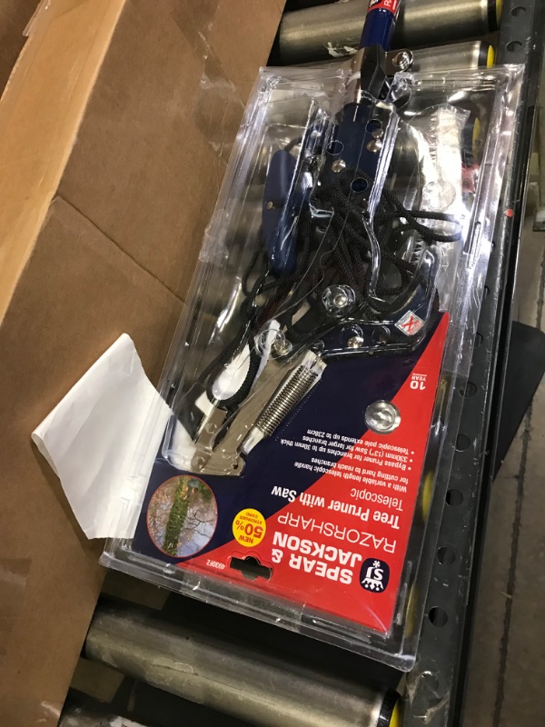 Photo 1 of Spear & Jackson 4930FZ/09 Razorsharp Telescopic Tree Pruner