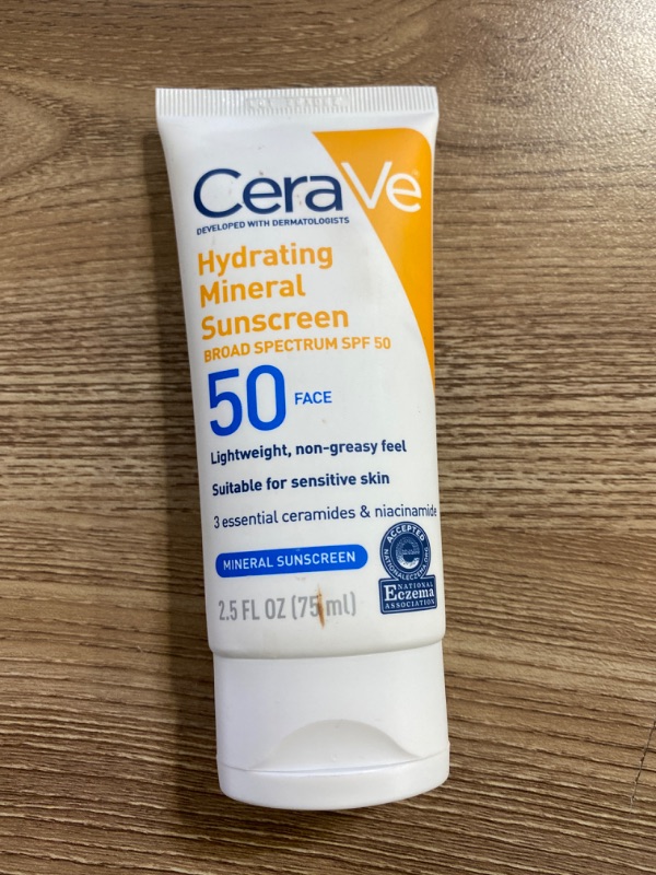 Photo 2 of CeraVe 100% Mineral Sunscreen SPF 50 | Face sunscreen With Zinc Oxide & Titanium Dioxide | Hyaluronic Acid + Niacinamide + Ceramides | Oil Free Sunscreen For Face | Travel Size Sunscreen 2.5 oz
