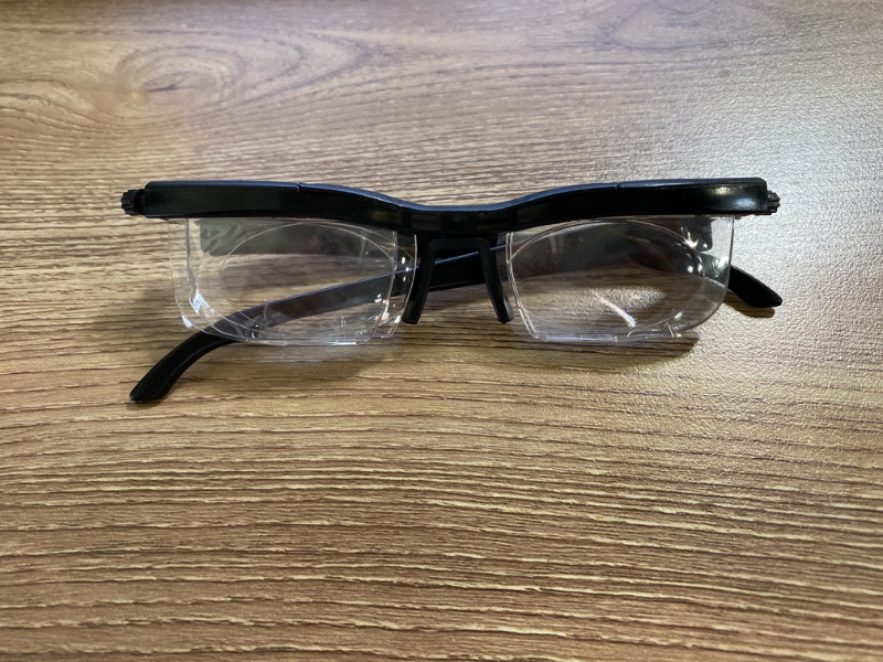 Photo 2 of QUAAM Flex Focus Adjustable Glasses Dial Vision,Flex Focal Adjustable Glasses,Flexvision Adjustable Vision Eyeglasses Near and Far Sight
