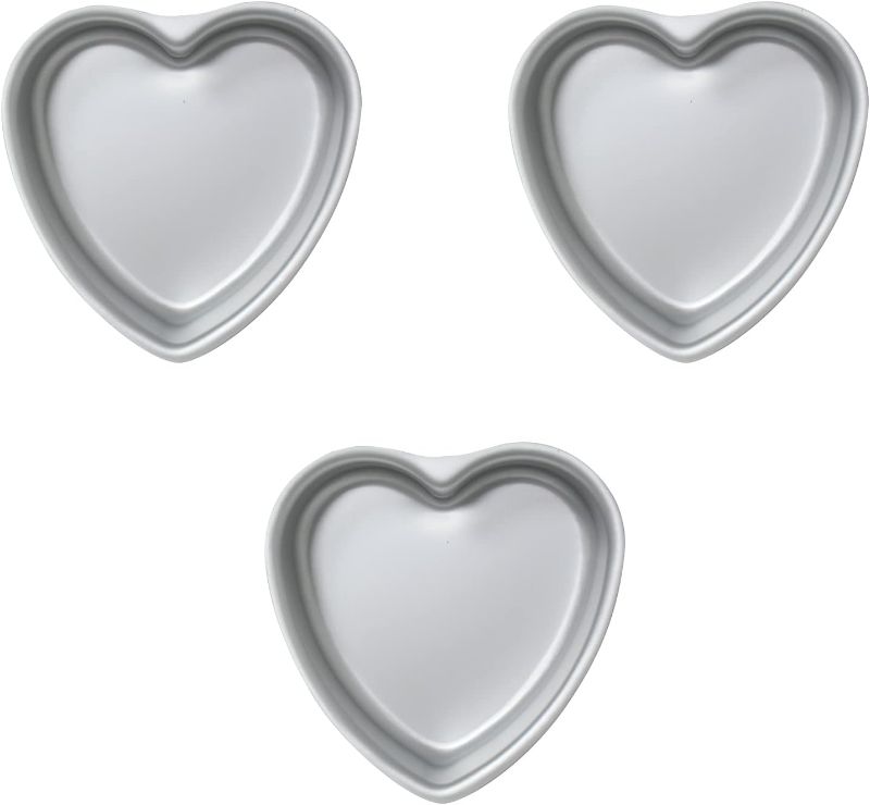 Photo 1 of kefyixc set of 3 Heart-shaped cake pan,6 inch heart-shaped cake tin, aluminum, for weddings, parties, family and other occasions cake (6 x 2 Inch,Set of 3)
