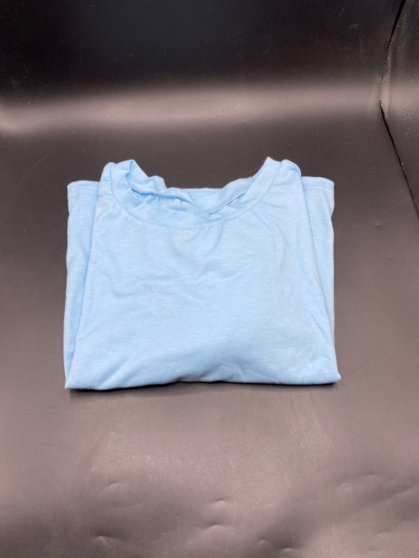 Photo 2 of SweatyRocks Women's Casual Short Sleeve Crew Neck Basic Crop Top T Shirts- size large
