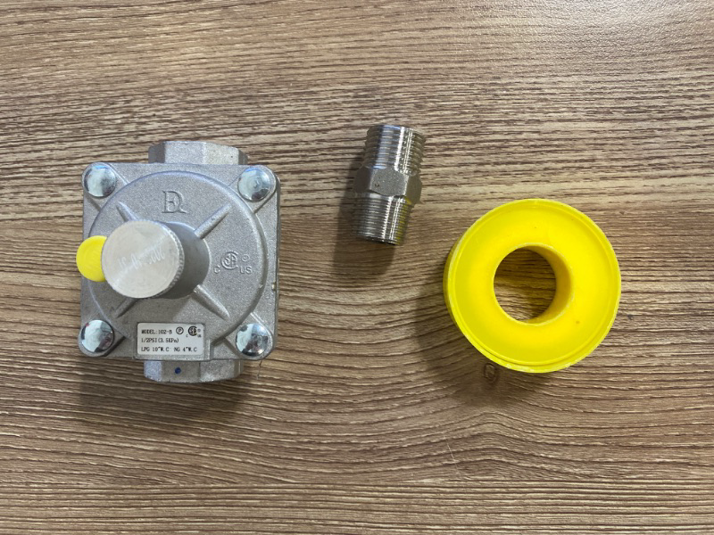 Photo 2 of Aupoko 1/2" Gas Pressure Regulator, Natural Gas and Liquefied Interchange Pressure Regulator with 2 Brass 1/2" NPT Conversion Adapter for NG/LPG Applications
