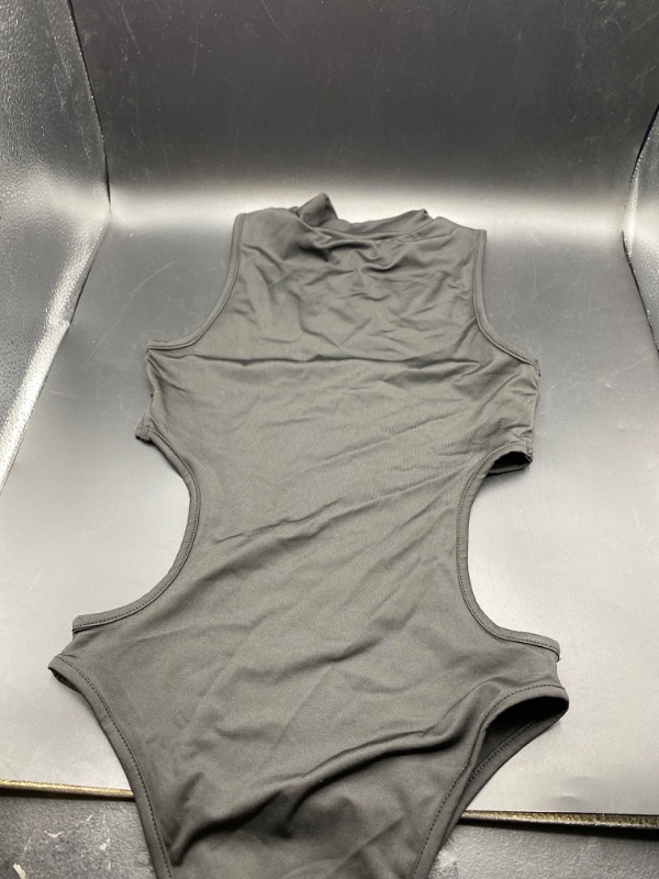 Photo 2 of Verdusa Women's Cut Out Round Neck Sleeveless Skinny Leotard Tank Bodysuit- small