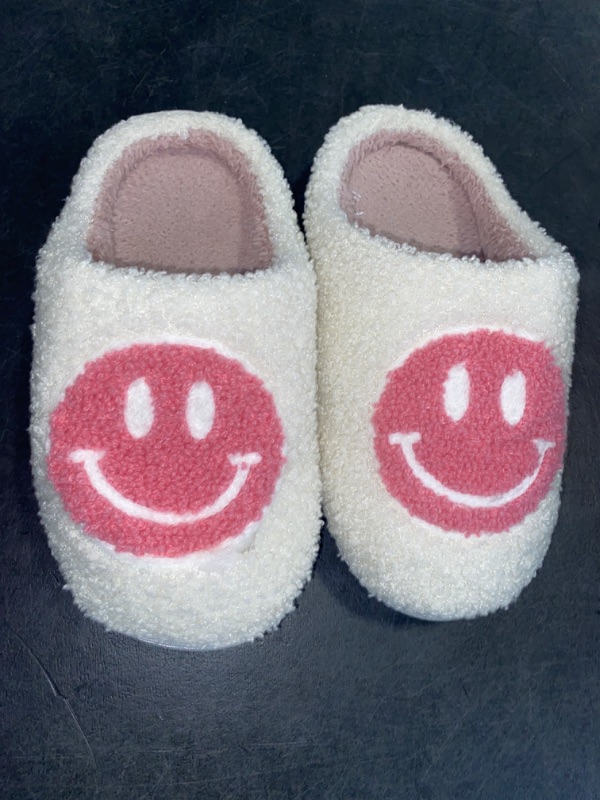 Photo 2 of Size 4 - Face Slippers fpr Women Happy face slippers Retro Soft Plush Warm Slip-on Slippers, Cozy Indoor Outdoor Slippers 