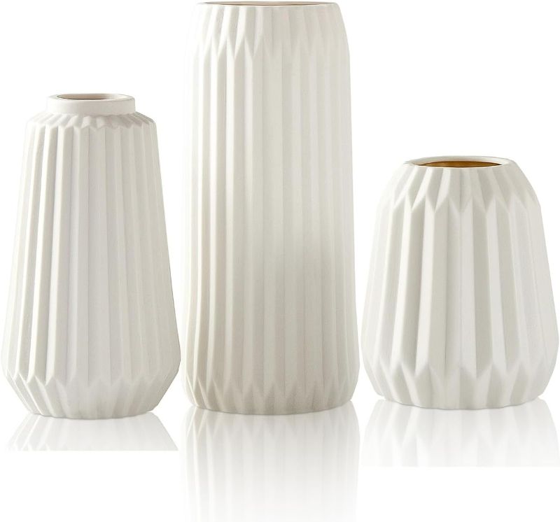 Photo 1 of White Ceramic Vase, Set of 3 Vase for Modern Home Decor, Nordic Minimalism Décor,Vertical Stripe Ceramic Vases for Home Décor, Bedroom, Office, Living Room, Bathroom, Tabletop Decor
