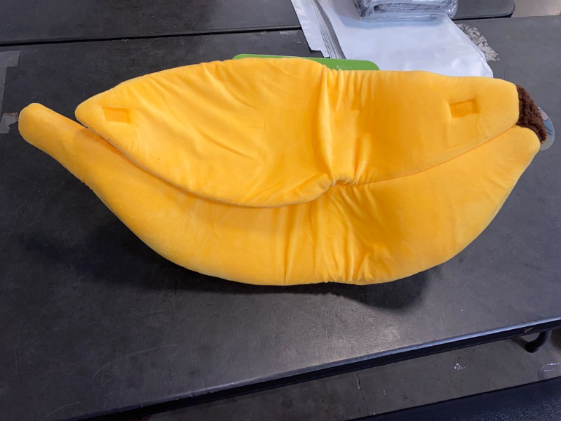 Photo 1 of Petgrow · Cute Banana Cat Bed House Large Size, Christmas Pet Bed Soft Warm Cat Cuddle Bed, Lovely Pet Supplies for Cats Kittens Rabbit Small Dogs Bed,Yellow LARGE 