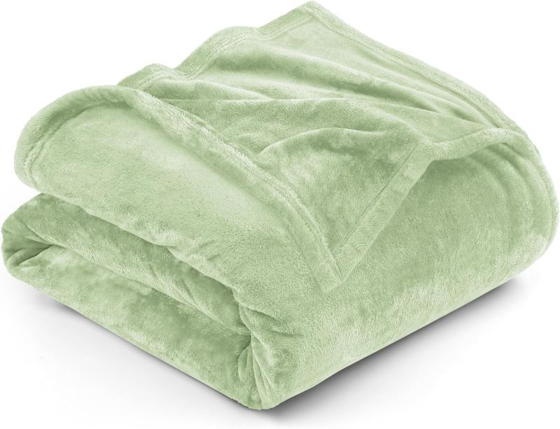 Photo 1 of Utopia Bedding Fleece Blanket King Size Sage Green 300GSM Luxury Fuzzy Soft Anti-Static Microfiber Bed Blanket (90x102 Inches)